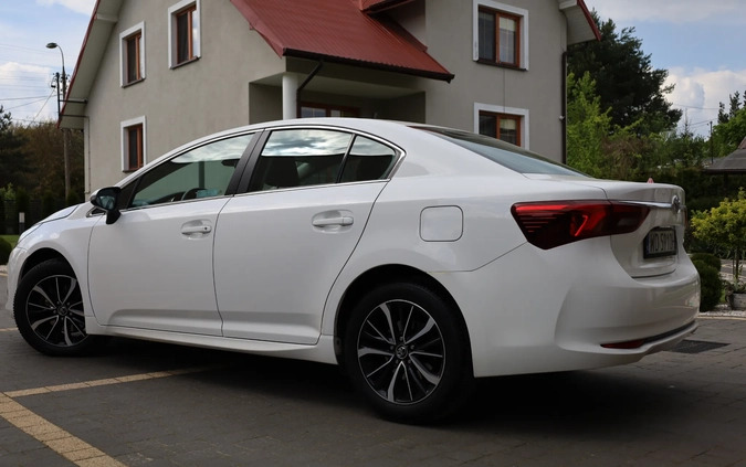 Toyota Avensis cena 56900 przebieg: 149400, rok produkcji 2018 z Sulejówek małe 301